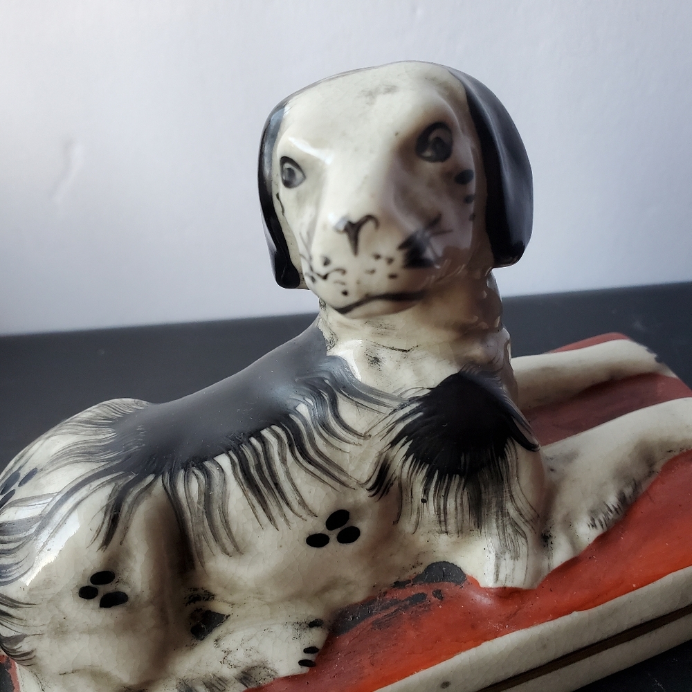 Antique Staffordshire Pottery Laying Spaniel Figure, English Mantle Dog - Picture 6 of 11